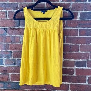 Yellow sleeveless casual gap shirt (small)